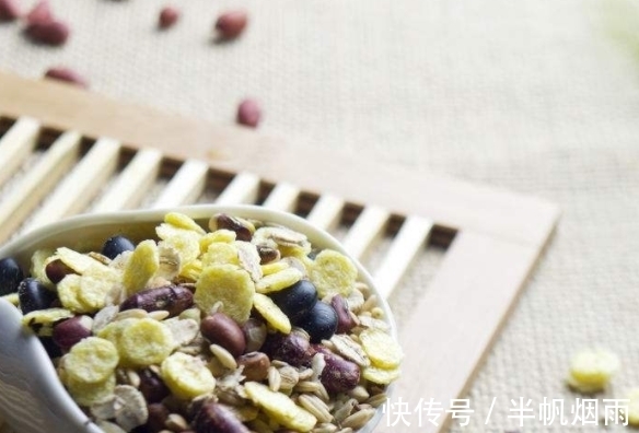 黑木耳|中医分析:便秘多为内热气郁所致,1个食疗方很有效