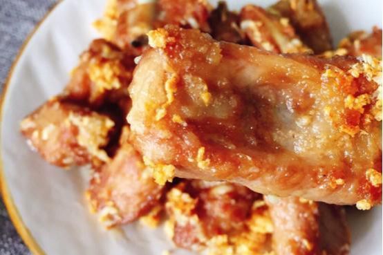 家味美食五花肉炒肝,酱焖排骨,小炒鸡块,蒜香炸排骨的做法