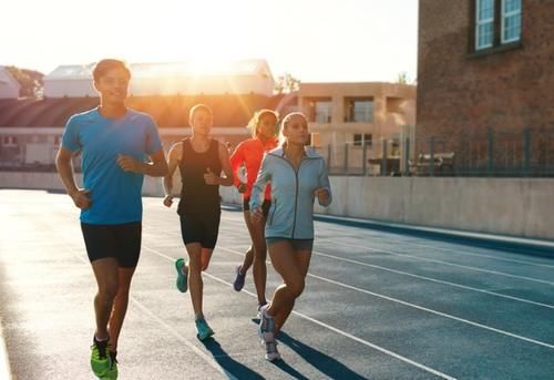 新手|新手怎么跑步,才能提高速度跟时长?不妨从3个阶段进行训练