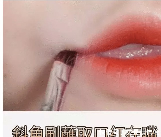 心动|咬唇妆已经过时了!最近流行这种“M微笑唇妆”,直男看了也心动