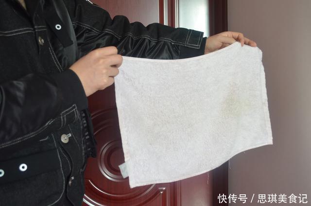 白醋|抽烟满屋子烟味怎么办?一个简单的方法,轻松去除烟味,简单实用