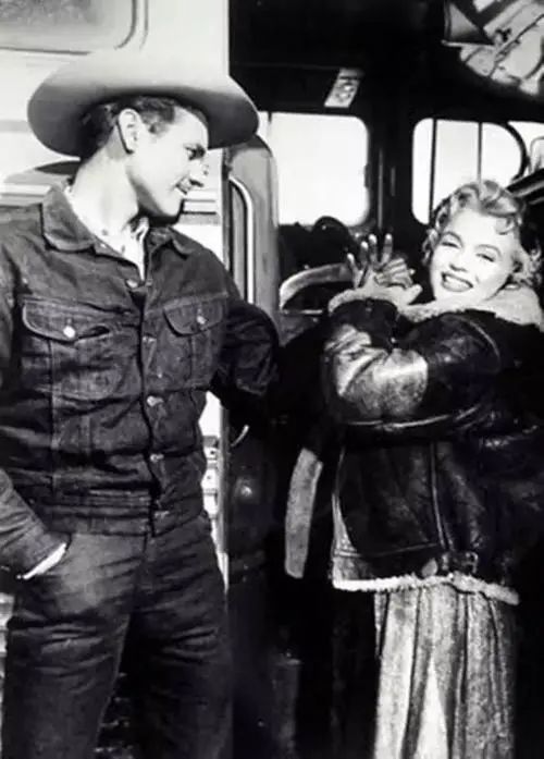 “最冷冬天”怕啥？像刘雯这样肯定冻不着|下周穿什么 | 冬天