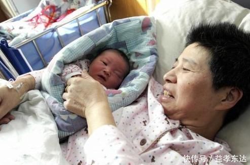 宝宝|51岁孕妇冒险生三胎,宝宝出生后,全家放声大哭,医生纷纷落泪