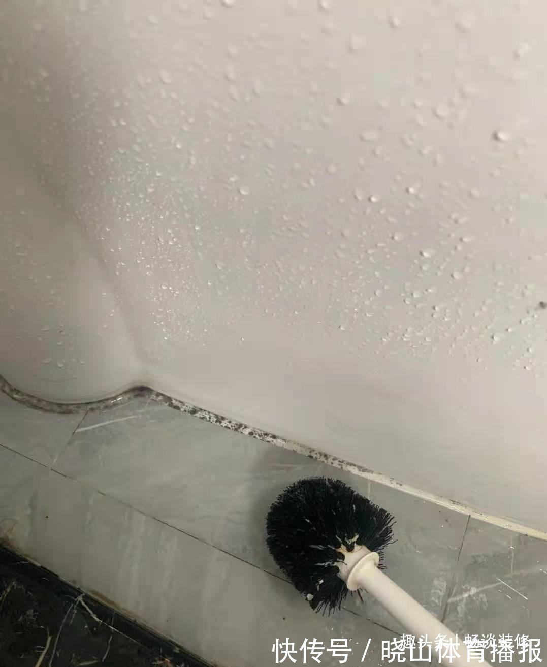 马桶脏了别费力刷，学会小妙招污垢清除一点都不费劲，轻松做懒人