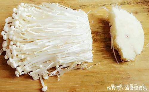 金黄|油炸金针菇最正确的做法,2分钟就学会,金黄酥脆,比炒的还好吃