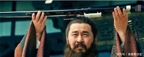 作诗|曹丕见两牛打架,刁难曹植作诗且不能出现牛字,结果比七步诗还绝