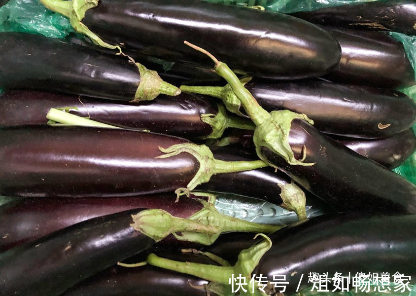菜农|买茄子时，挑直的还是弯的老菜农别再挑错了，难吃还浪费钱