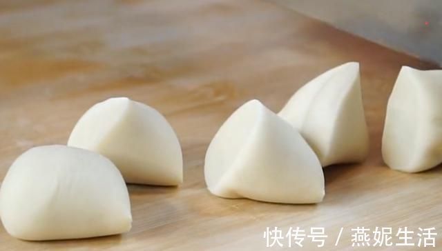 早餐别再做油条了，试试这样做，不用酵母、不用泡打粉，个个鼓泡