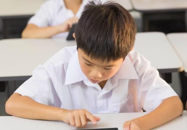 周行涛|5岁半孩子近视1000度,医生查出原因后,家长崩溃!