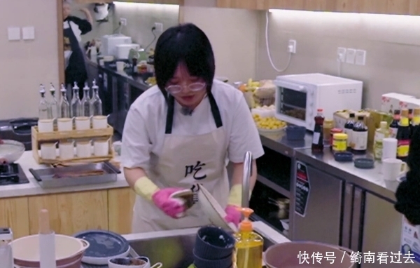 教学 《桃花坞》李雪琴洗碗2小时,舒淇怕她洗不干净,现场教学引争议