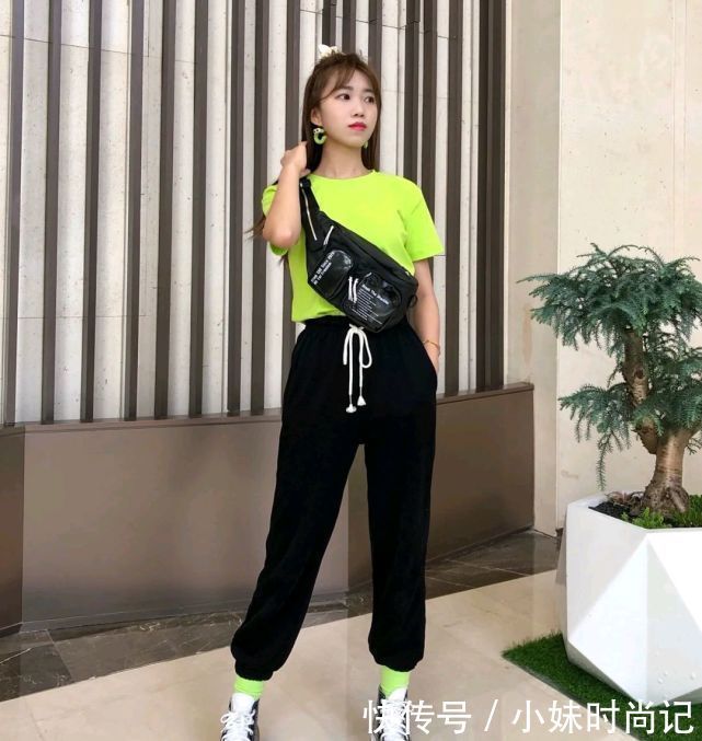 格纹裤|怎么穿T恤才好看?采用简单的穿搭技巧,就能让普通的T恤不再普通