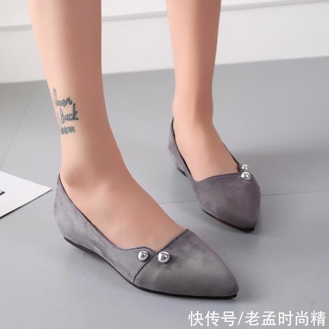 尖头|秋天穿小皮鞋知道要怎么搭吗?现在教你一招，搭裤子或裙子都出众