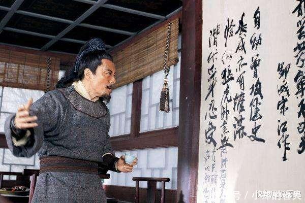 为何小吏宋江能当老大,林冲只配当小弟看他俩题的反诗秒懂