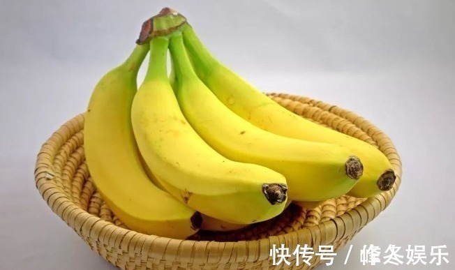 体湿|4种水果最适合“晚上吃”,祛体湿、助睡眠,爱吃就赚了