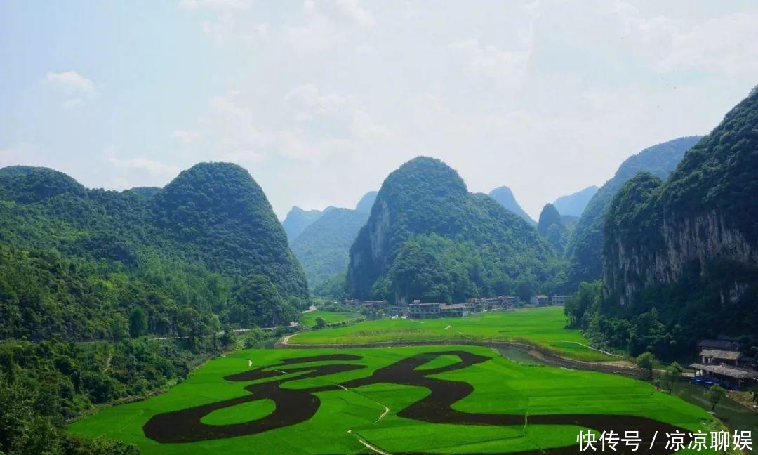 贵州|贵州黄金旅游点之一，是国家AAAAA级旅游景区