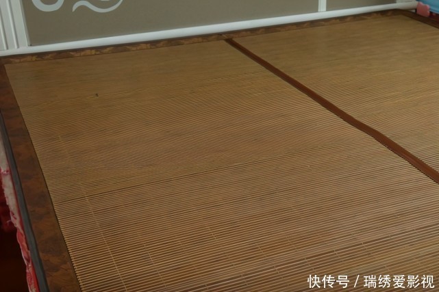凉席|凉席一年没洗全是螨虫,教你正确的清洗方法,洗得干净还除螨虫
