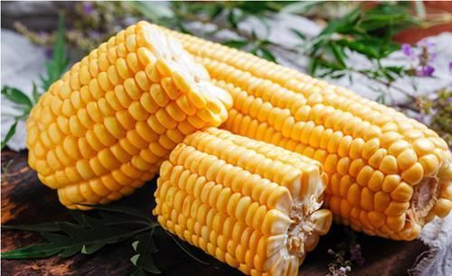 香烟|血脂高的人不能吃玉米?医生:若想稳定血脂,建议少吃这3种食物
