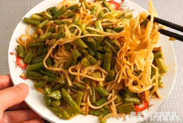  五花肉|夏天，面条如此吃才叫爽，不煮不炒不凉拌，我家一周吃7次，香