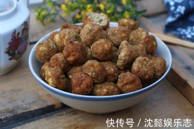 豆腐除了炖和煎，剁碎制成丸子，当主食也可当菜