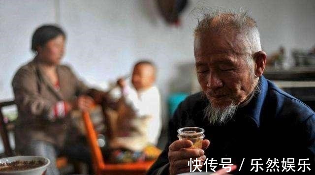林医师|113岁老人烟酒不离手,他说长寿也不难,日常别碰一件事即可