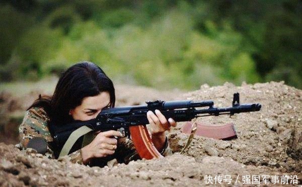 专家|亚美尼亚总理夫人儿子照片曝光!看完让人愤怒,专家:军心将大乱
