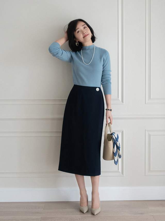 穿搭|女生博主的穿搭指南,毛衣搭配卡其色直筒裤高级洋气,简约优雅