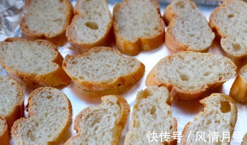 孩子想吃面包片，不用去买了，教你在家就能轻松做，一盘都不够吃