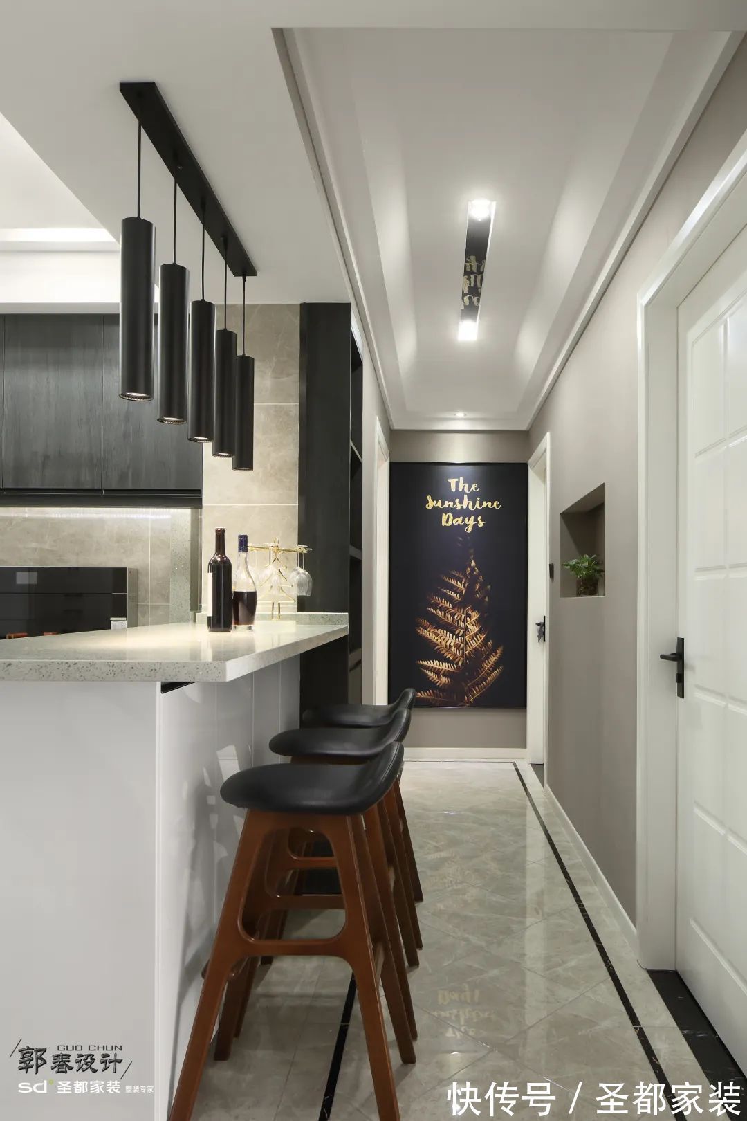 床头灯|三室两厅家装空间的极致利用,能塞下衣帽间,还可打卡小酒吧