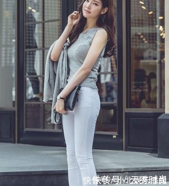 韩流范 牛仔裤美女的穿搭尽情绽放年轻帅气！