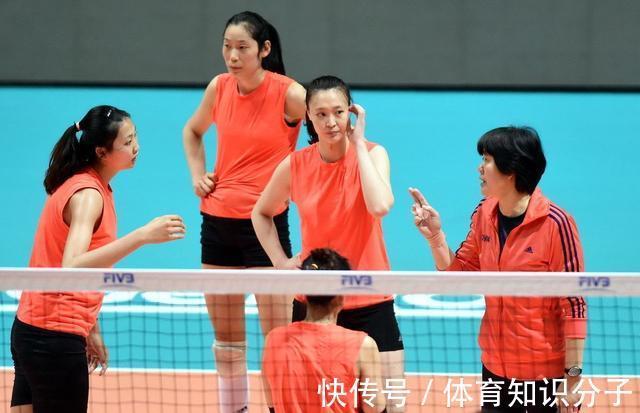 中国女排国家队|新华网为中国女排站台!对郎平不惜溢美之辞,新主帅可以安心了