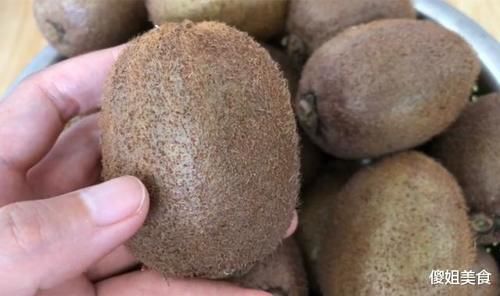 聪明|猕猴桃放锅里蒸几分钟,太聪明了,用途拿钱难买,早知道就好了