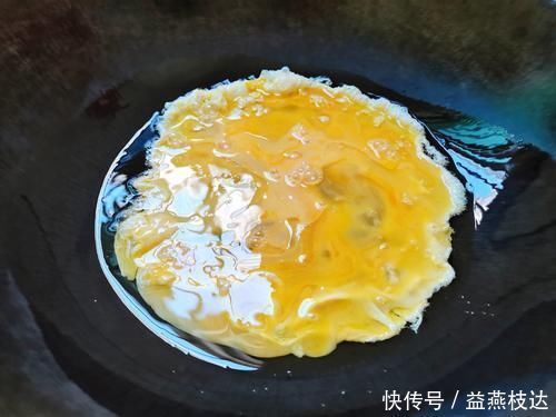 洋葱炒蛋|洋葱和它天生一对，是“天然泻药”，隔天排宿便，常吃体重不到百！