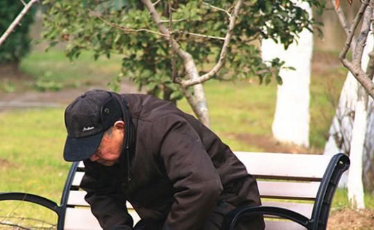 中年|寿命长的人，晨起后往往都喜欢做3事，若你也是，偷着乐吧！