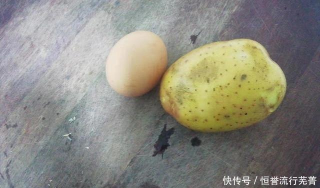 冬天,吃油条不如吃它,做1次不到3块钱,一拌一烙金黄酥脆超香