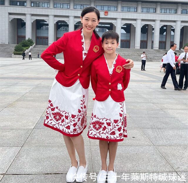 红姐|全红婵归队又长高!两条大长腿太醒目，发育期成长太快却让人担忧