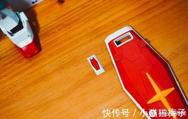 ikbc|高达键盘居然还有补完计划?ikbc联名高达金属键帽上手体验