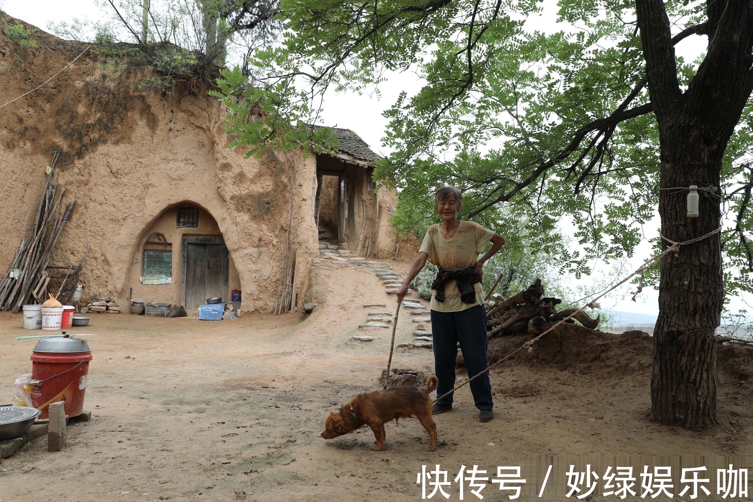 老两口#60年前独生女初中毕业被父母强行招了上门女婿,如今活成啥样?