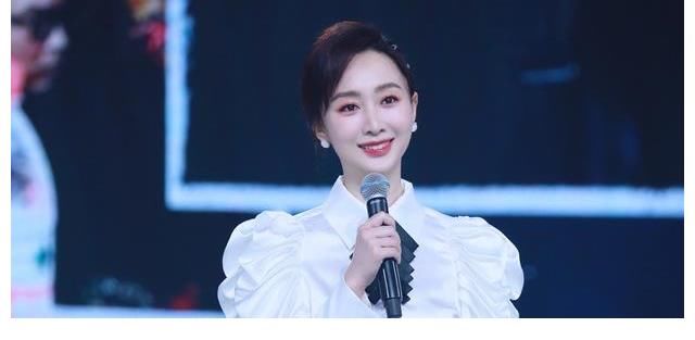 观众|央视新面孔郭若天出圈,女团身材提高知名度,典型新闻播音腔出彩