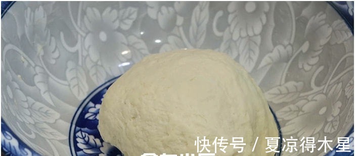 葱花饼好吃有诀窍，掌握两个关键点，柔软多层，比早餐店卖的好吃！