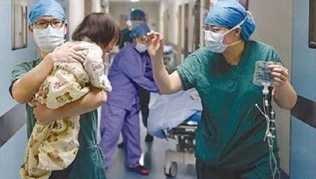 亲吻病|被阿姨亲了一口,两岁女宝再没醒来,春节带娃,别让五种人亲孩子