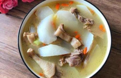 滋补|白萝卜和它一起炖，隔三差五吃，汤汁鲜美，咳嗽不咳，常吃肠胃好