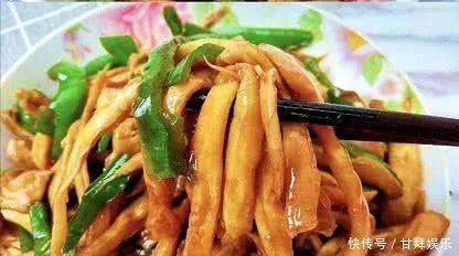 青椒炒杏鲍菇|大鱼大肉吃腻了，来试试这道补钙还能长个子的鲜香嫩滑素菜