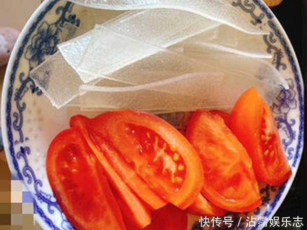 新鲜|麻辣烫,角落里不起眼的贵菜,很多人都不拿,老板在一边偷着乐!