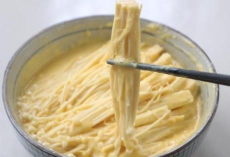 金针菇这样做好吃好看,春节用来招待客人,寓意富贵吉祥受欢迎