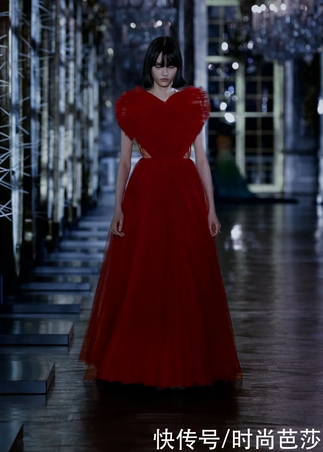 DIOR讲述的童话故事，只有成年人才能读懂