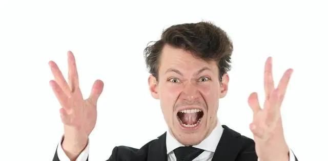 这件事|百岁老人不爱锻炼,爱吸烟,但每天爱做“这件事”,很多人做不到