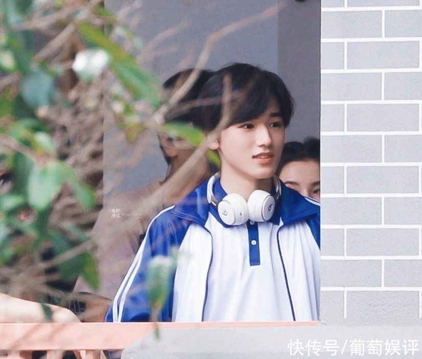 路透|《萌探》最新路透，以為宋亞軒夠養眼，卻被穿校服的劉耀文帥迷糊