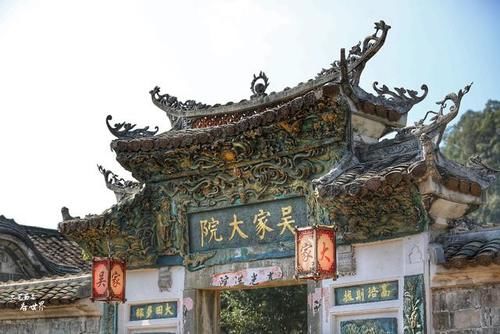 800年前吴氏宗族入闽，落脚福建培田古村，它被称为民间的故宫