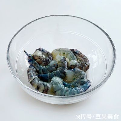 这道西兰花虾仁土豆沙拉太销魂，同事吃过都找我要菜谱