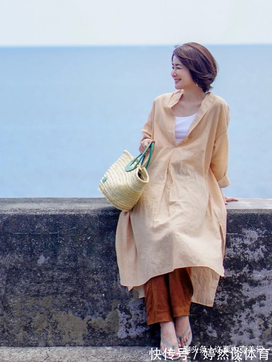 高级感 奔四奔五的女人,不管裙子裤子少穿这5种颜色,显黑不说还很掉价